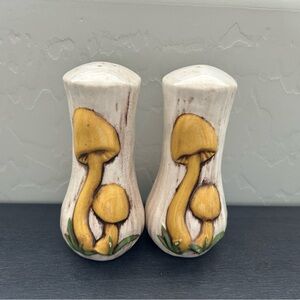 Vintage Mushroom Ceramic Salt & Pepper Shakers Set 70’s MCM Ceramic Hand Painted
